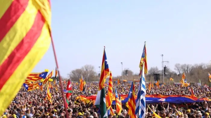 Nach den Veranstaltern kamen 150.000 Menschen zum ersten Auftritt von Puigdemont auf katalanischem Boden. Bild: ANC